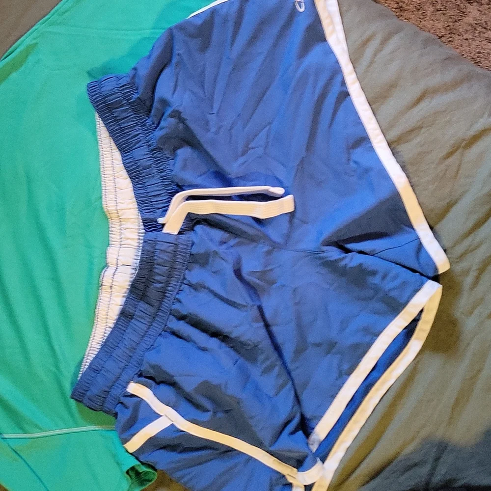 Shirt and shortz size XL Champion - Picture 2 of 5